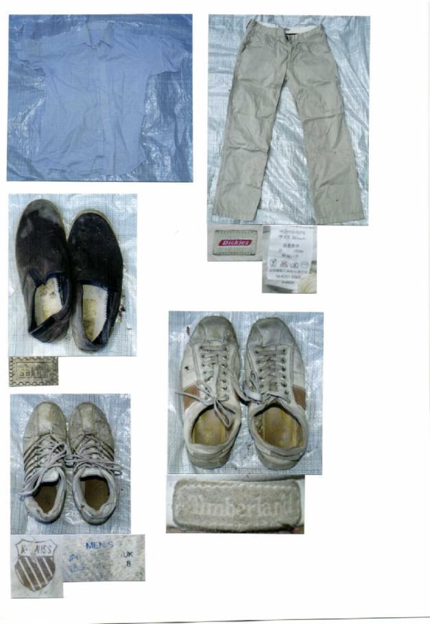 身元不明遺体のバッグ在中品の写真３枚目と靴の写真