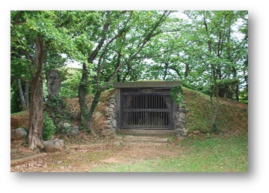 丸隈山古墳（国指定史跡）の画像