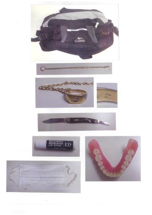 死者の所持品の写真