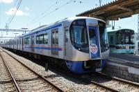 安全マーク列車同士の並び