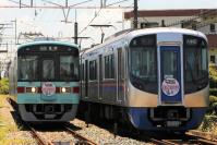 安全マーク列車同士の一瞬の並び