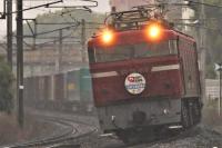 雨の香椎駅カーブをゆくED761019号