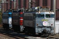 鹿児島貨物駅で発車を待つEF81303号