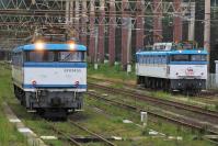 僚友と入換を待つ501号