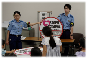 県民と連携した交通安全啓発活動の写真です。