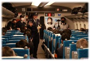 鉄道事業者と連携した鉄道訓練の写真です。