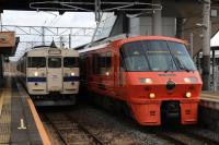 ハウステンボス号と並んだ415系