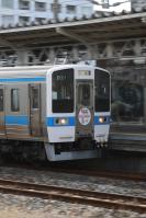 門司駅５番のりばへ進入する415系