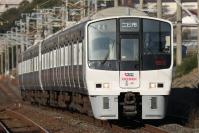 千鳥駅に進入する811系