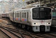 博多駅に８両で進入する811系