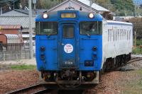 土井駅に進入するキハ47