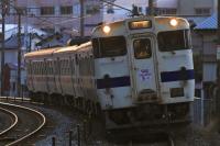 早朝に日豊本線を上るキハ147