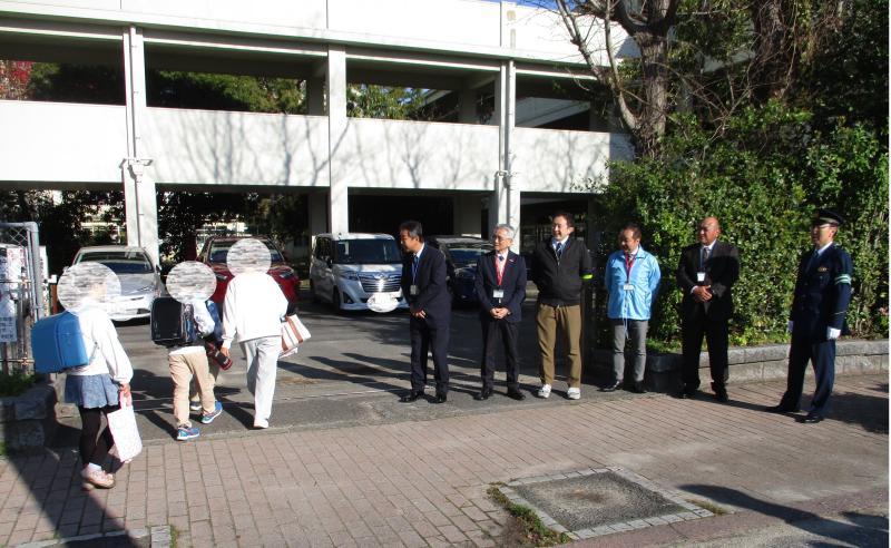 小学校見守り活動