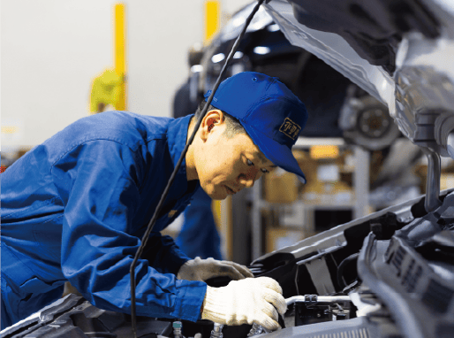 総務・警務 装備課 車両整備係 車両整備係 主任技師